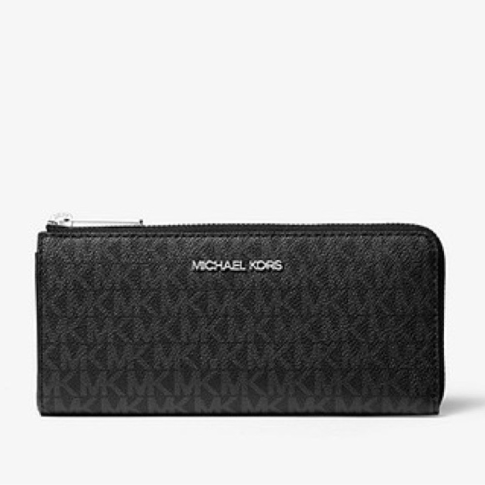 Black Michael Kors Jet Set quarter zip wallet